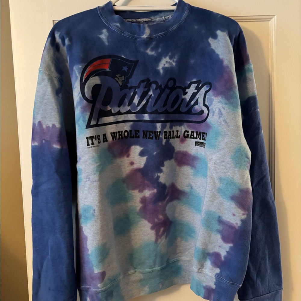 New England Patriots Tie-Dye Crewneck Sweater - Blue and Purple